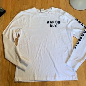 Abercrombie & Fitch White long sleeve with Logo